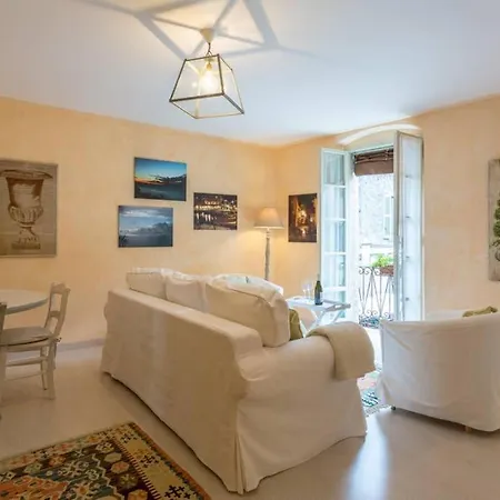 Elegante In Centro Lägenhet