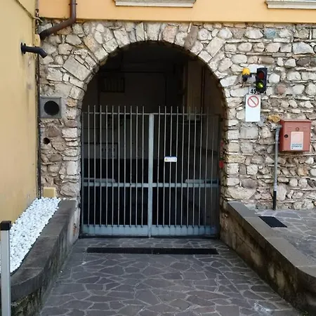 Elegante In Centro Torri Del Benaco