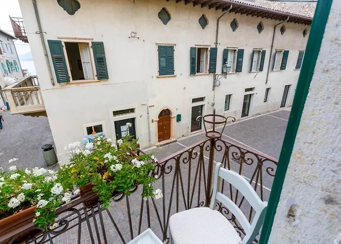 Elegante In Centro Apartment Torri Del Benaco